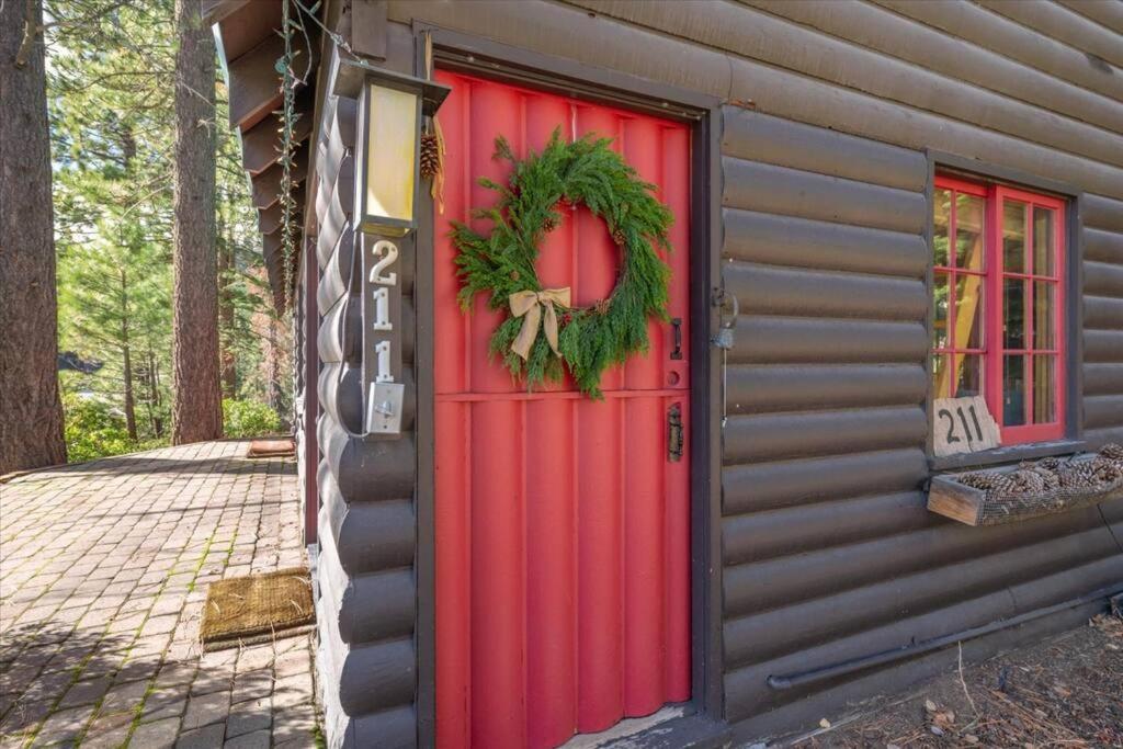 Coziest Cabin In Tahoe W Stone Fireplace Comfy Beds Close To Slopes & Lake Carnelian Bay Exterior photo